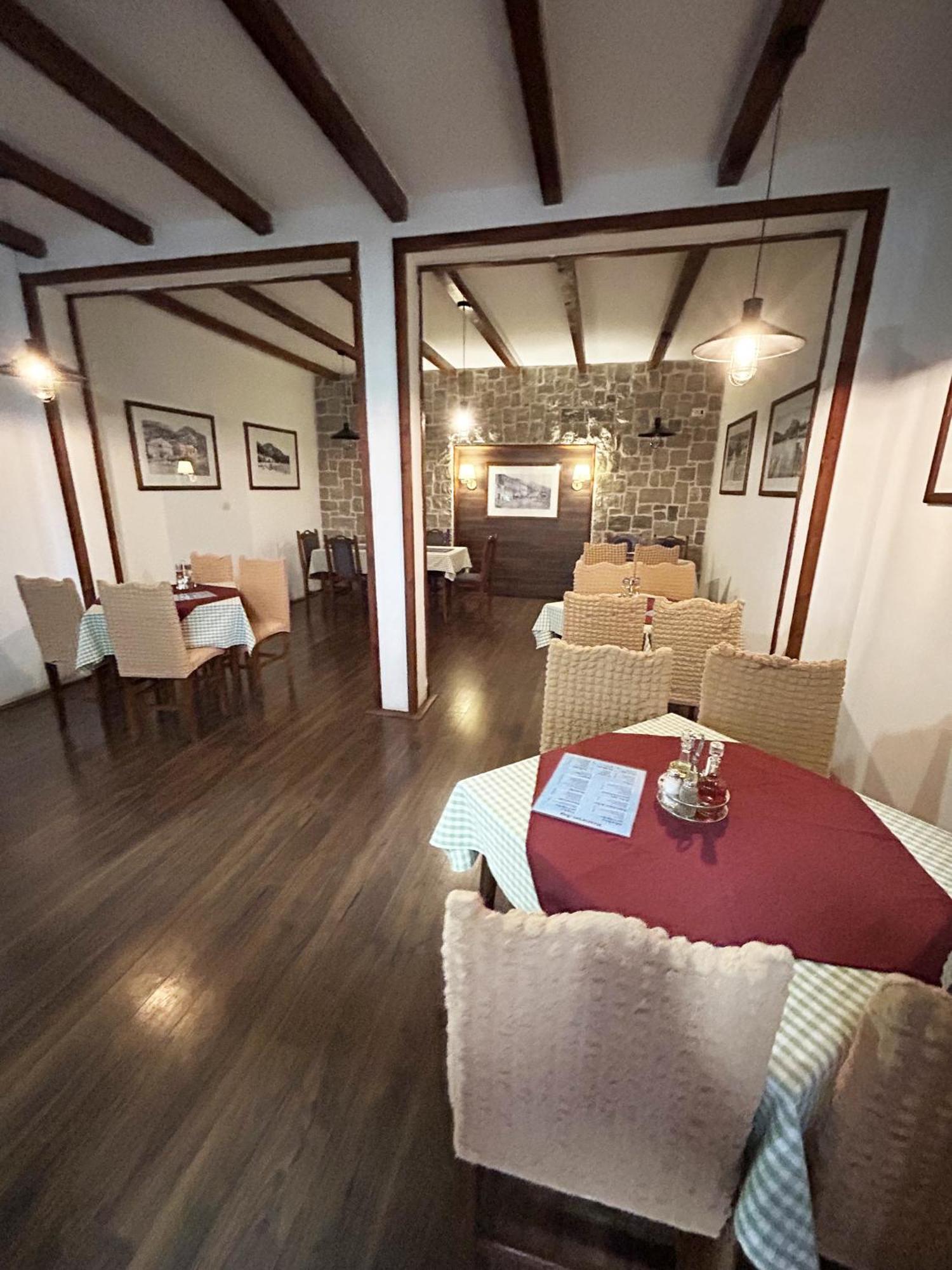 Restaurant & Apartments Jug Сутоморе Экстерьер фото