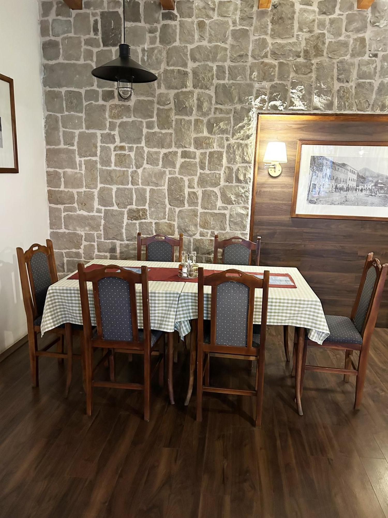 Restaurant & Apartments Jug Сутоморе Экстерьер фото