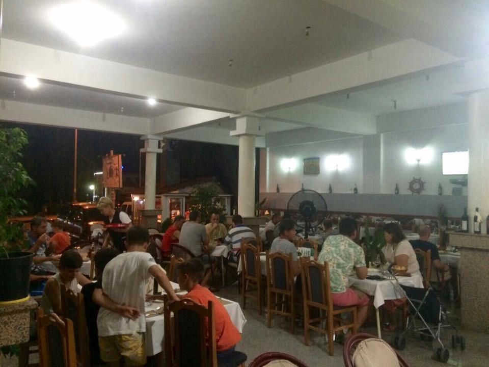 Restaurant & Apartments Jug Сутоморе Экстерьер фото